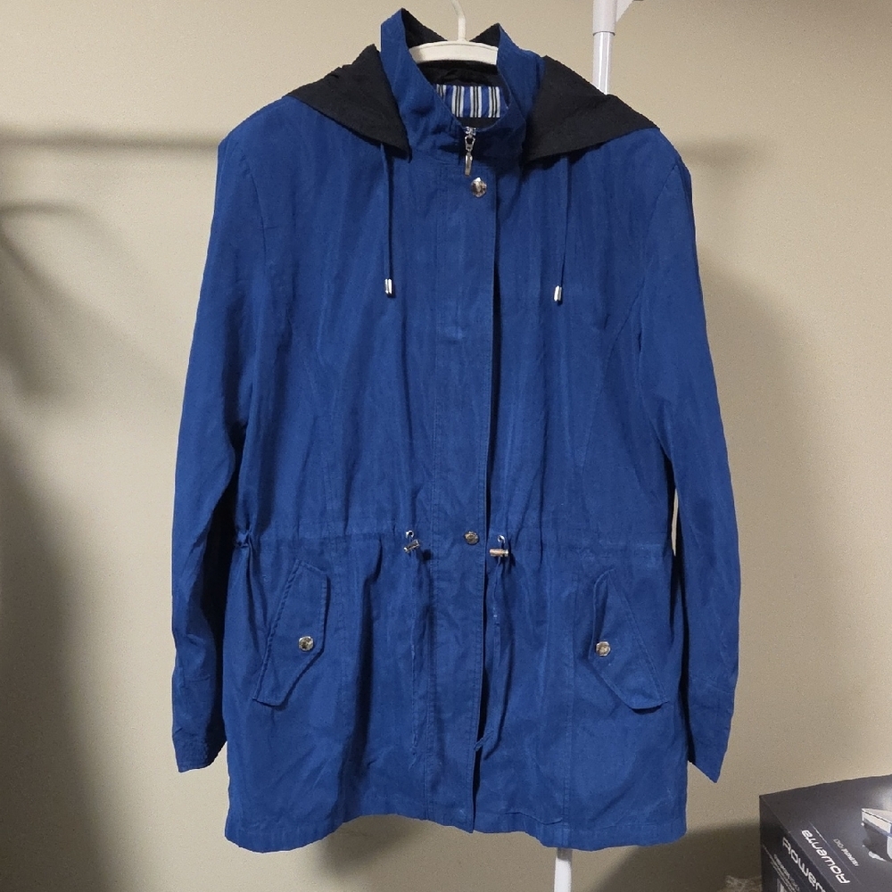 Liz Claiborne Women's Blue and Black Raincoat Size XL